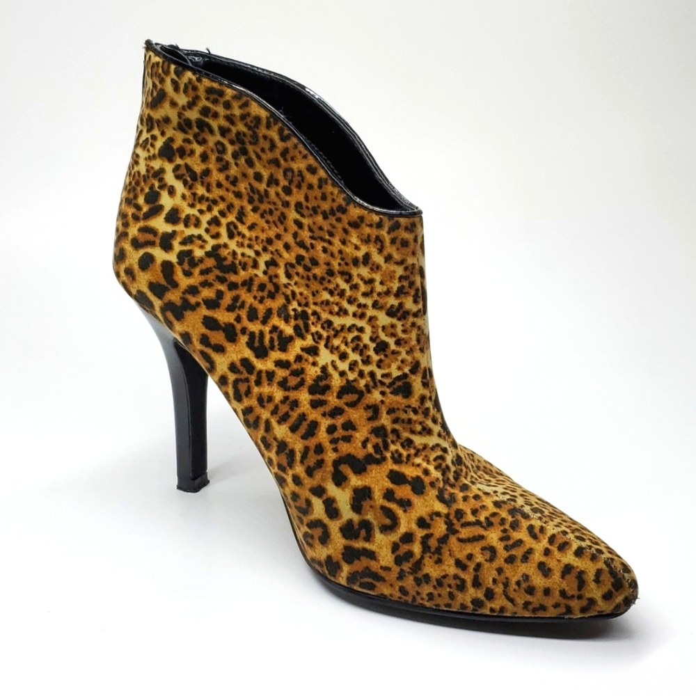 Carlos by Carlos Santana Pizazz Animal Print Faux Suede Heeled Ankle Bootirs 6